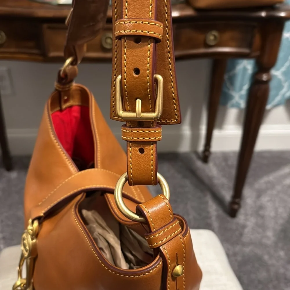 Dooney and Bourke Disney Passport Hobo Satchel - Rare find - Picture 7 of 11